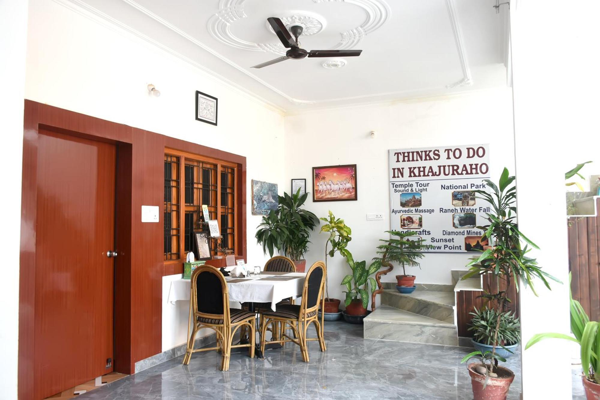 Khajuraho Glory Homestay ภายนอก รูปภาพ